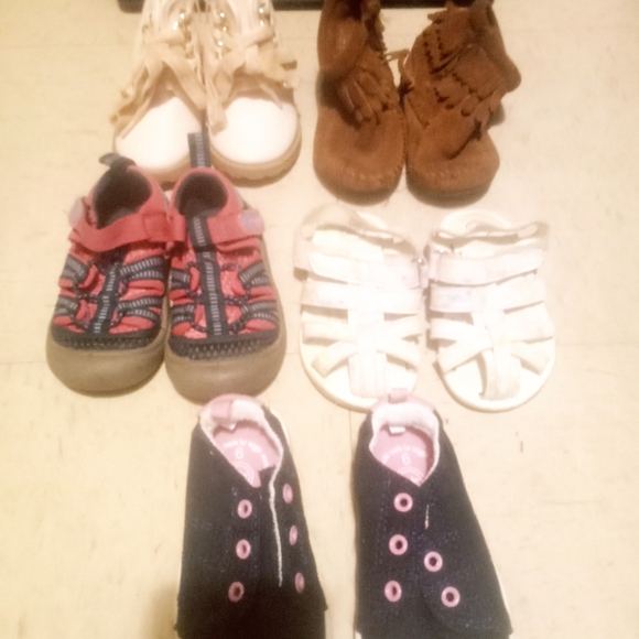 Girls bundle shoes size 5/6 - Picture 6 of 6